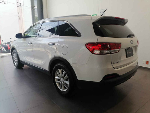 Imagen 3 de 15 de Kia Sorento 2016 5p Lx, L4 Ta Tela 5 Pas. Ra-17