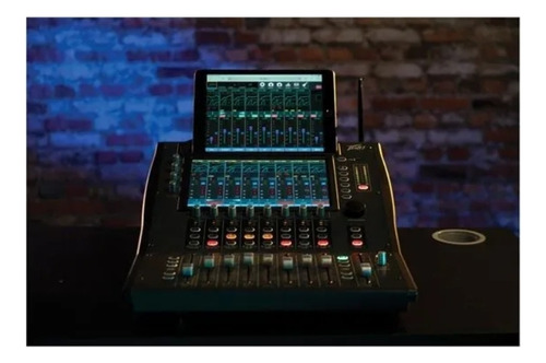 Mezcladora Digital Peavey Aureus 28