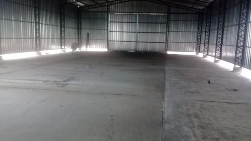 Imagen 2 de 5 de Alquilo Galpón 450 M2 - Predio 1800 M2 Centenario