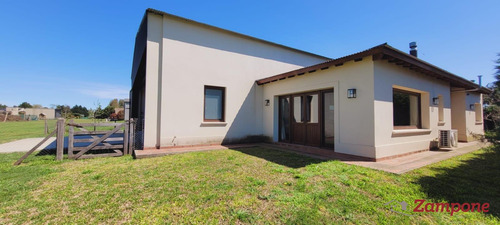 Venta De Casa 3 Ambientes Con Hangar En El Aero Country Club General Rodriguez