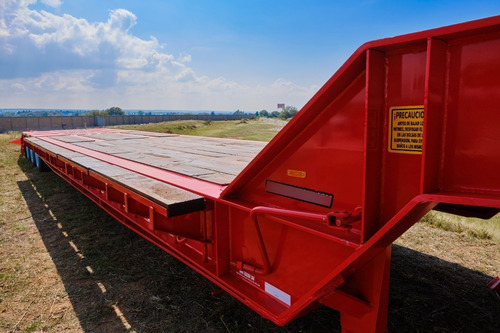 Lowboy Cama Baja 55 Toneladas Cuello Fijo Cola Castor