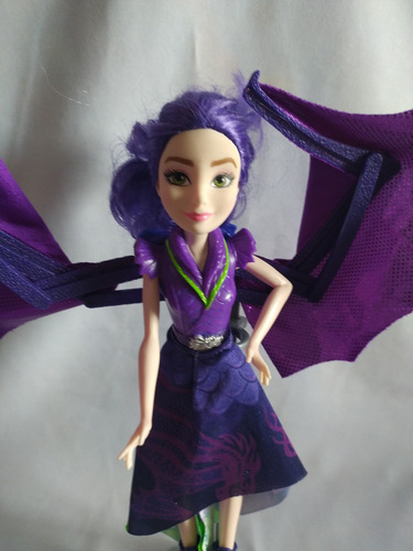 Mal Reina Dragon Muñeca Descendientes 3 Hasbro (Usado)