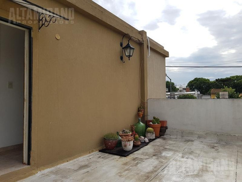 Casa - S.andres, P/h Tres Ambientes Con Cochera.