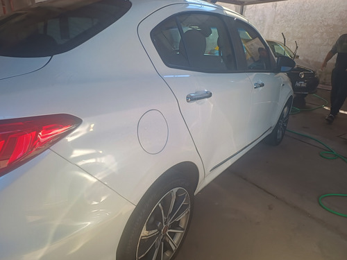 Fiat Cronos 1.8 16v Precision Pack Premium