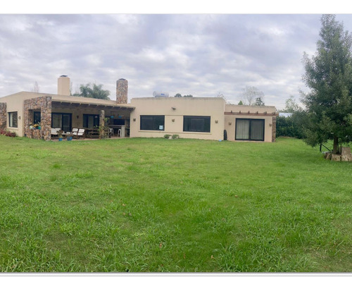Venta Casa Barrio Privado, Categoría, Impecable, Peyrou