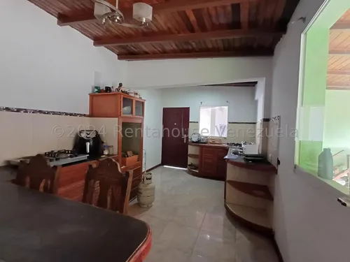 *jl/oportunidad De Negocio Galpón Cerrado 1 Abierto, 2 Casas Local Y Mas En Venta Barquisimeto, Centro Lara, Venezuela/ José López # 24-15926 / 920 M²