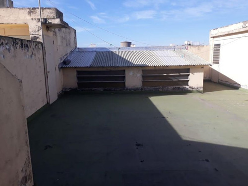 Excelente Galpón Con Vivienda. Rucci 934