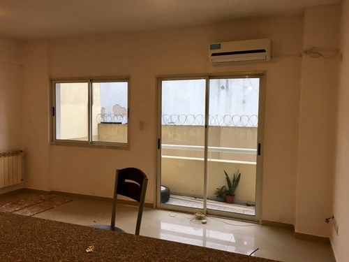 Imagen 2 de 6 de Departamento Dos Ambientes Venta Lanus Oeste