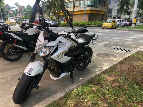 Yamaha Xj6