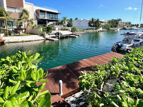 Casa En Venta En Puerto Cancun