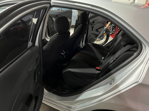 Imagen 10 de 14 de Chevrolet Onix Joy 1.4 2019