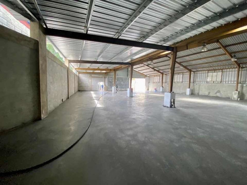 Imagen 4 de 8 de Alquilo Nave Industrial En Villa Marina