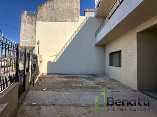 Ph 3 Amb Al Frente En Planta Baja. Doble Cochera Y Patio