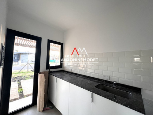 Imagen 5 de 18 de Antonini Modet - Casa En Alquiler En Santa Emilia