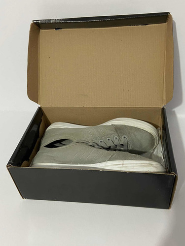 Adidas Basic Low (Usado)