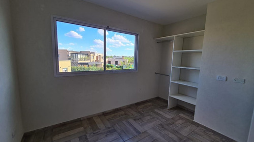 Imagen 17 de 24 de Venta De Casa Estilo Moderno En San Eduardo