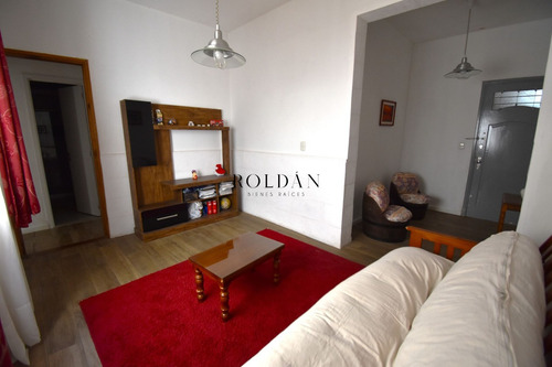 Apartamento Venta Centro 2 Dormitorios Patio A Metros De Avenida 18 De Julio Gastos Bajos