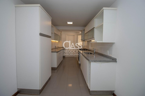 Imagen 23 de 30 de Venta Apartamento En Punta Carreta, Frente Al Club De Golf.