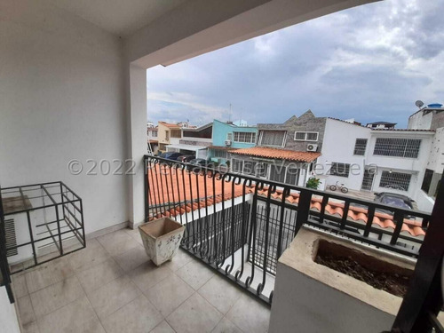 Imagen 29 de 30 de Casa Quinta En Venta En La Urbanización La Rosaleda Zona Este De Barquisimeto Lara, 04245937542 Numero De Contacto Directo, Cerca A La Entrada De Barquisimeto