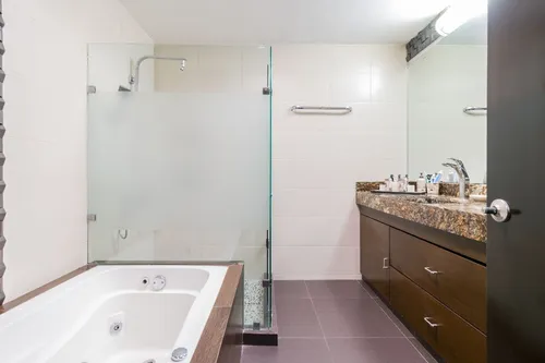 En Venta Casa En Rio Escondido Con Seguridad , A Pasos De Lomas Hipodromo