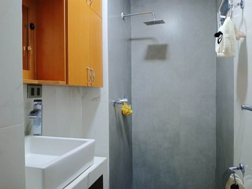 En Venta Bello Penthouse En San Diego, Residencias Paso Real. Ab