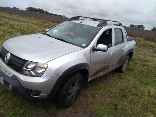 Imagen 4 de 15 de Duster Oroch 2.0 Outsider Plus 4x2 Sin Detalles La Mejor