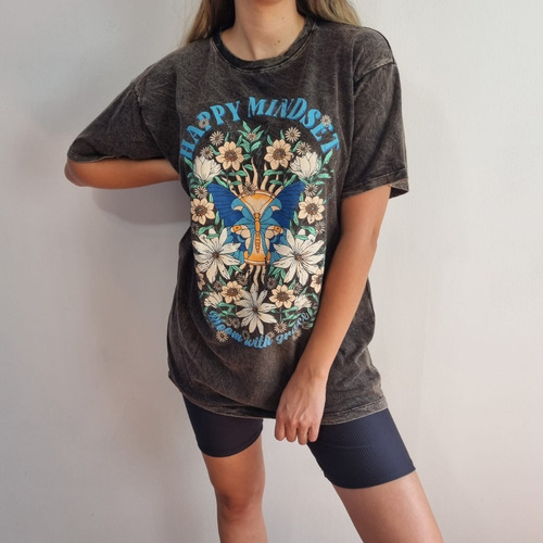 Imagen 3 de 3 de Remera Ludmi