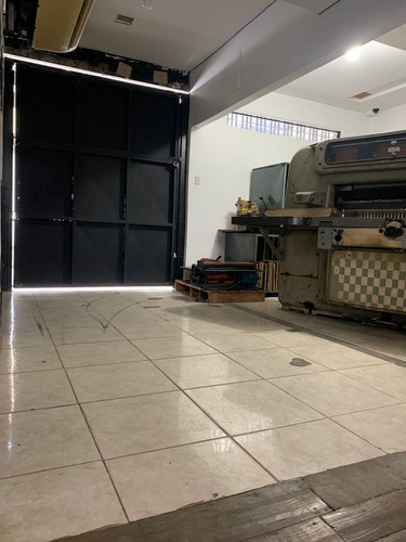 Imagen 3 de 14 de Venta. Edificio Comercial. Barrio Obrero