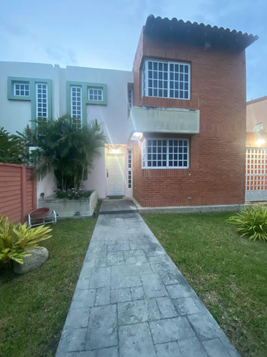 Hermosa Casa En Venta En Araguama Country,maracay