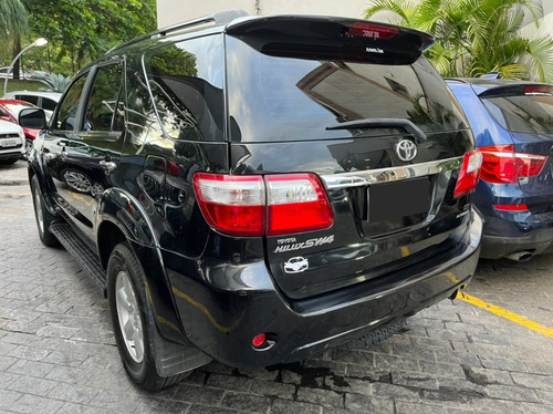Imagem 5 de 13 de Toyota Hilux Sw4 7 Lugares Interior Caramelo