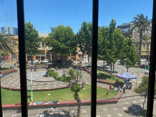 Local De 120m2, 3 Pisos Frente A Plaza Echaurren, Valparaíso