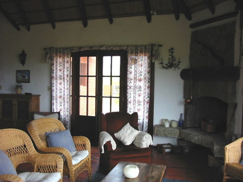 Imagen 25 de 28 de Venta De Casa De 3 Dormitorios En El Chorro