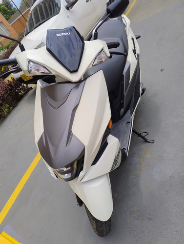 Suzuki Avenis Modelo 2025, 125cc, 4200 Km