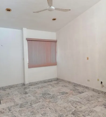 ¡renta! Casa Para Uso Mixto En Campeche
