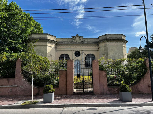 Local Comercial En Alquiler / Casona / Oficina