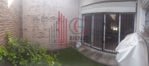 Imagen 2 de 13 de Casa En Lujan Centro Con Detalles De Categoria. Oportunidad!