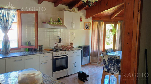 Casa De Cinco Ambientes En Terreno De 2500 M2 (so-32)