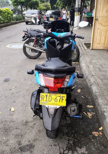Yamaha Nmax Modelo 2021, Color Personalizado Azul Cielo.
