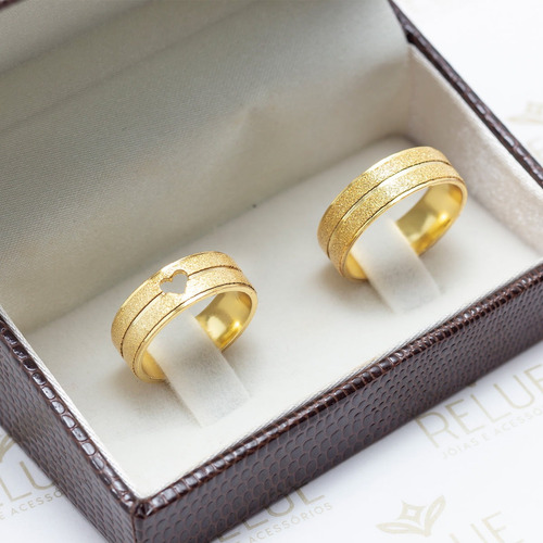 Imagem 3 de 5 de Par De Alianças Banhada 6mm Ouro 18k Coração Fosqueado