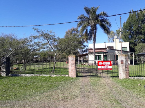 Imagen 1 de 12 de Quinta Sobre El Río Con Bajada De Lancha