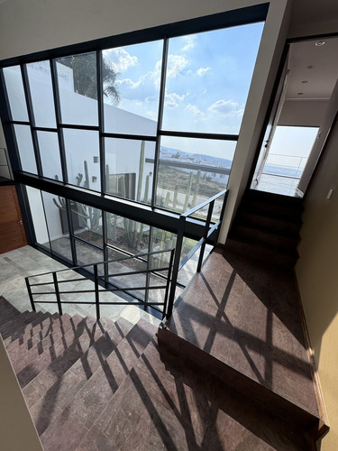 Preciosa Casa En Venta En Los Cipreses Corregidora