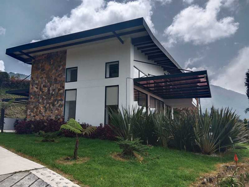 Casa Finca En Arriendo Ubicada En Envigado Sector La Catedral (22519).