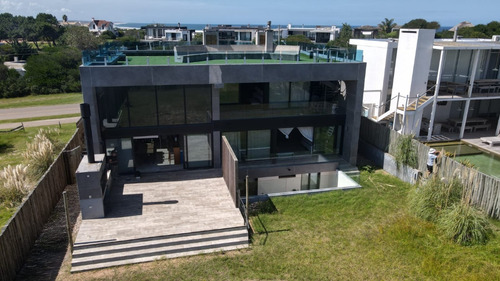 Alquiler De Excelente Casa En Jose Ignacio