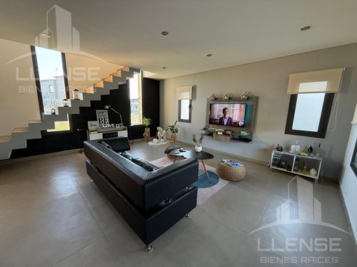 Casa 4 Ambientes Con Pileta En Alquiler - Guillermo E Hudson