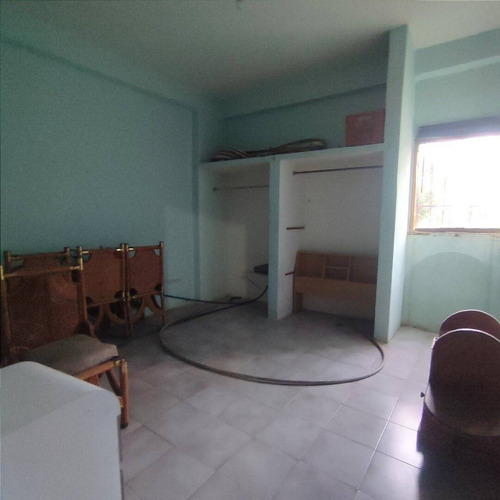 Venta Casa De 3 Pisos, Vista Al Mar En Playa Verde Catia La Mar. Edo. La Guaira