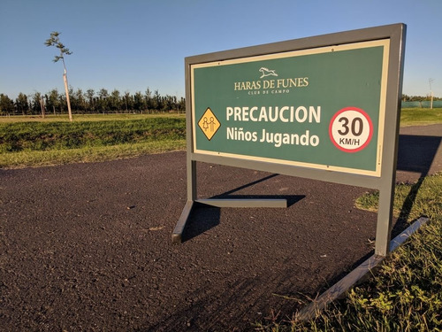 Haras De Funes / Barrio Privado - Seguridad 24hs. Lote De 1028 M2