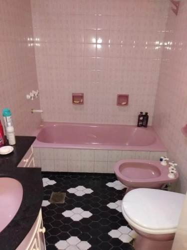 Casa En Venta - 2 Dormitorios 1 Baño - Cochera - 250mts2 - Morón