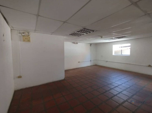 En Venta Amplio Galpón En Baruta. Jp