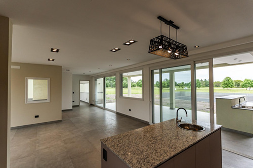 Casa A Estrenar A La Venta En Lujan Everlinks Uf 210