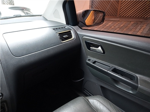 Imagem 11 de 13 de Volkswagen Crossfox 1.6 Mi 8v Flex 4p Automatizado